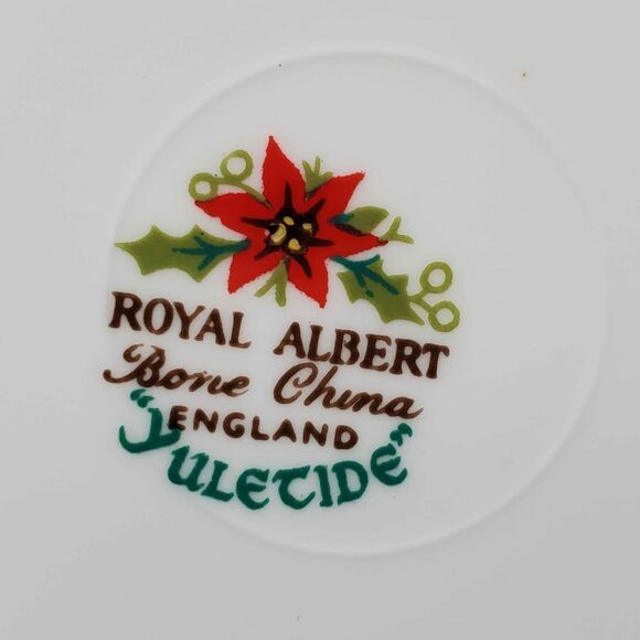 Royal Albert Teacup and Saucer Yuletide Red Poinsettia Christmas Vintage - Picture 7 of 9